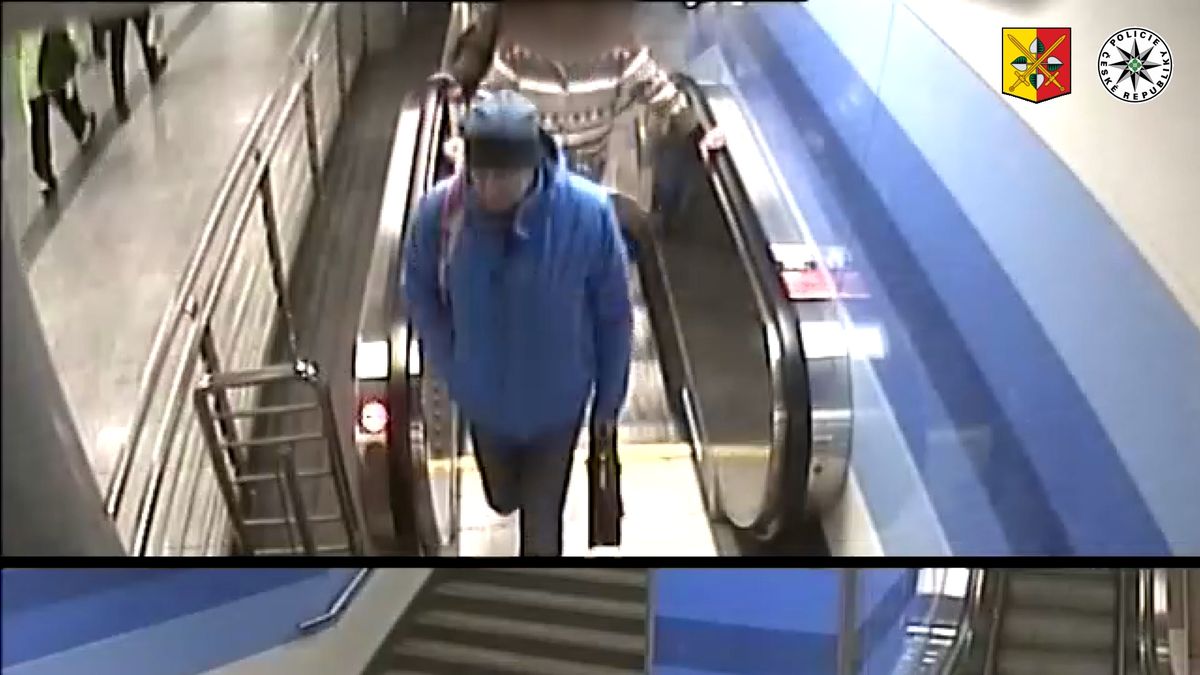 Útočník napadl v metru dvojici kvůli sexuální orientaci, policie hledá muže v modré bundě